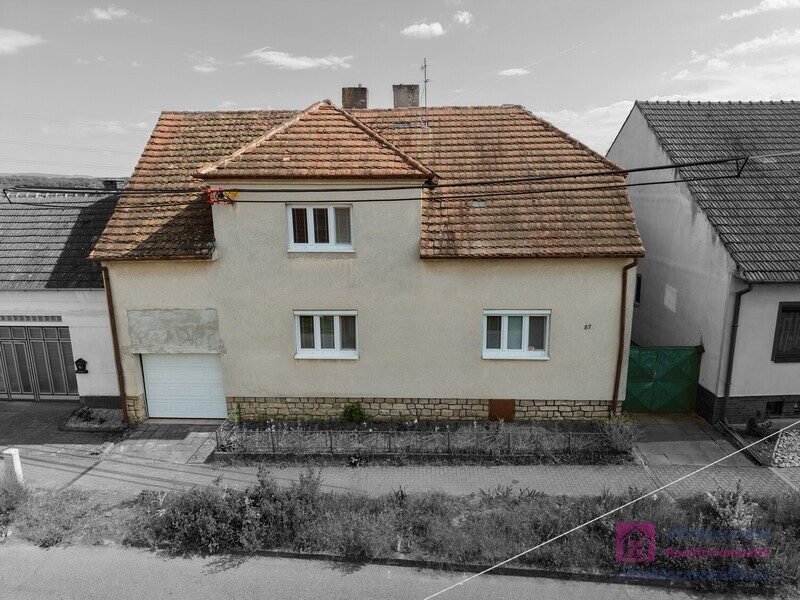 Prodej rodinného domu 4+1, k rekonstrukci, Těšice – Mikulčice