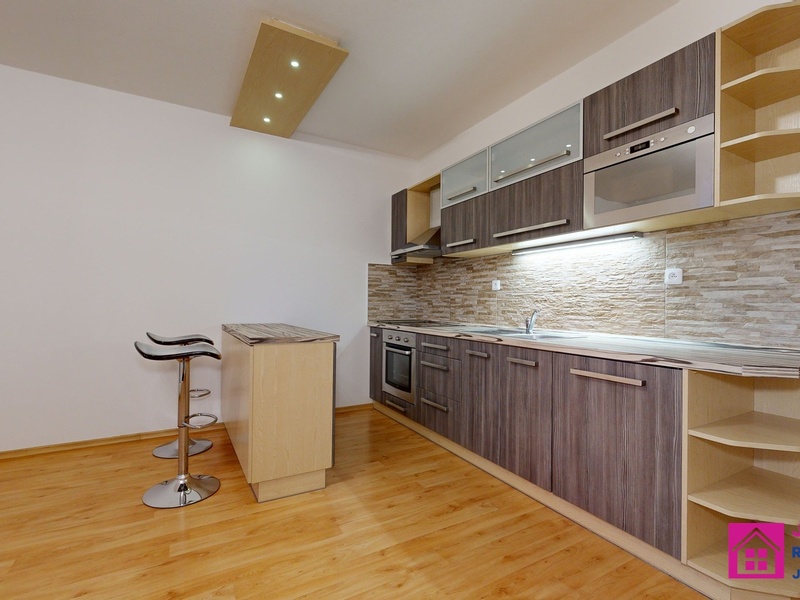 Pronájem bytu 2+kk, s park. stáním, tř. 1.máje, Břeclav