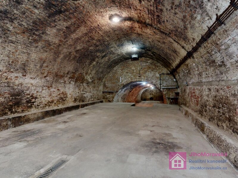 Prodej vinného sklepa se stavebním pozemkem, U školky, Velké Bílovice