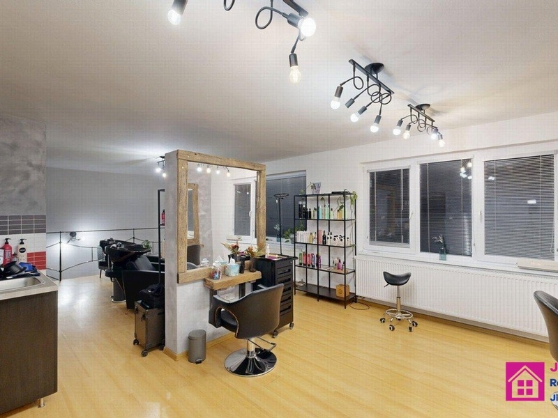 Pronájem křesla, v kadeřnickém salónu, Břeclav