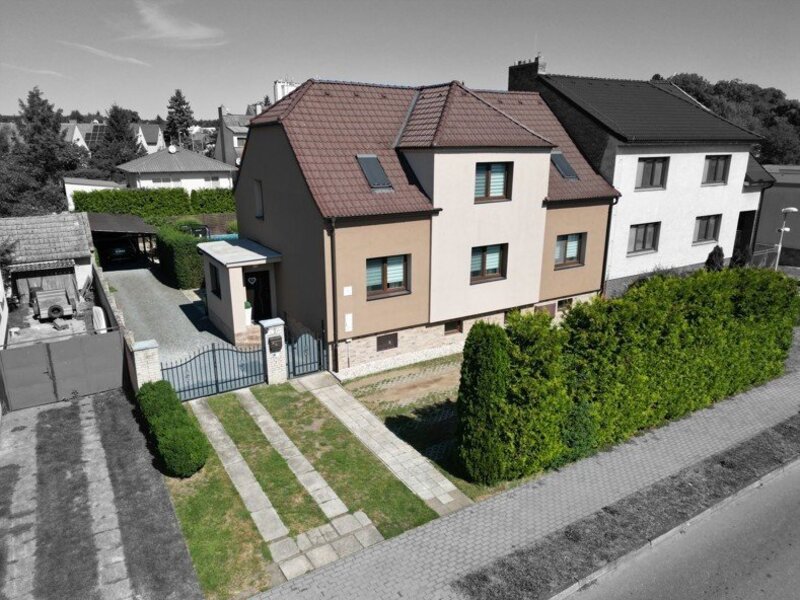 UKÀZKOVÀ PREZENTACE / Prodej rodinného domu 151 m2, zahrada, bazén, pergola, Rohatec. / UKÀZKOVÀ PREZENTACE