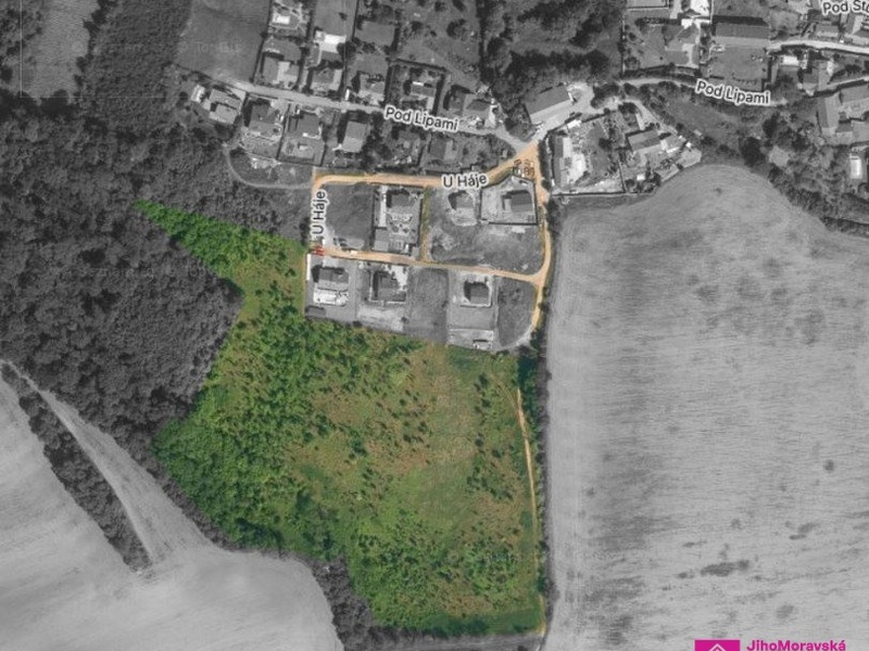 Prodej podílu 1/2 pole 39 246 m², Kralupy nad Vltavou - Zeměchy