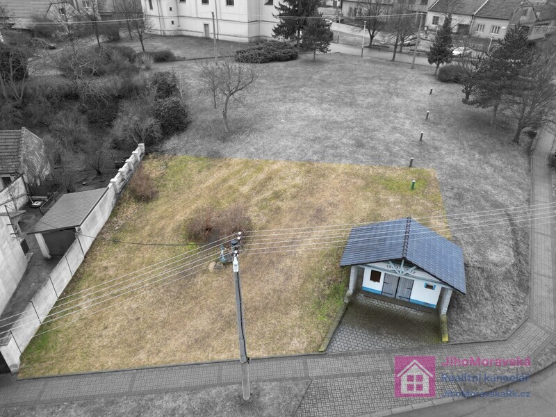 Prodej stavebním pozemku s vinným sklepem, U školky, Velké Bílovice